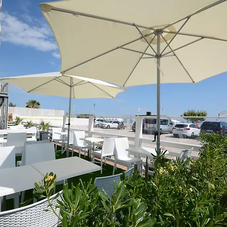 Отель Kent Риччоне